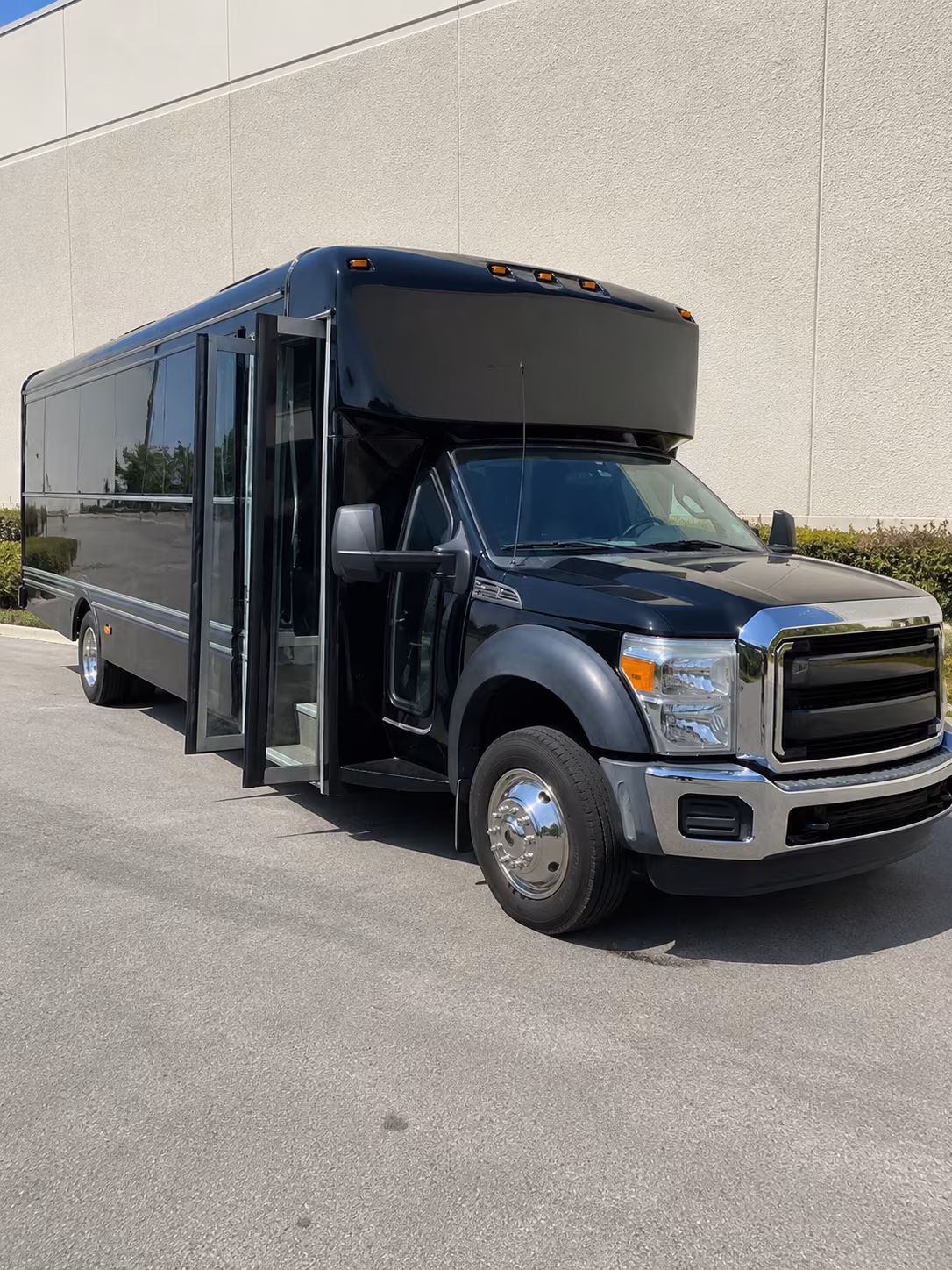 Boise Birthday, Sweet 16, & Quinceañera Transportation party bus exterior