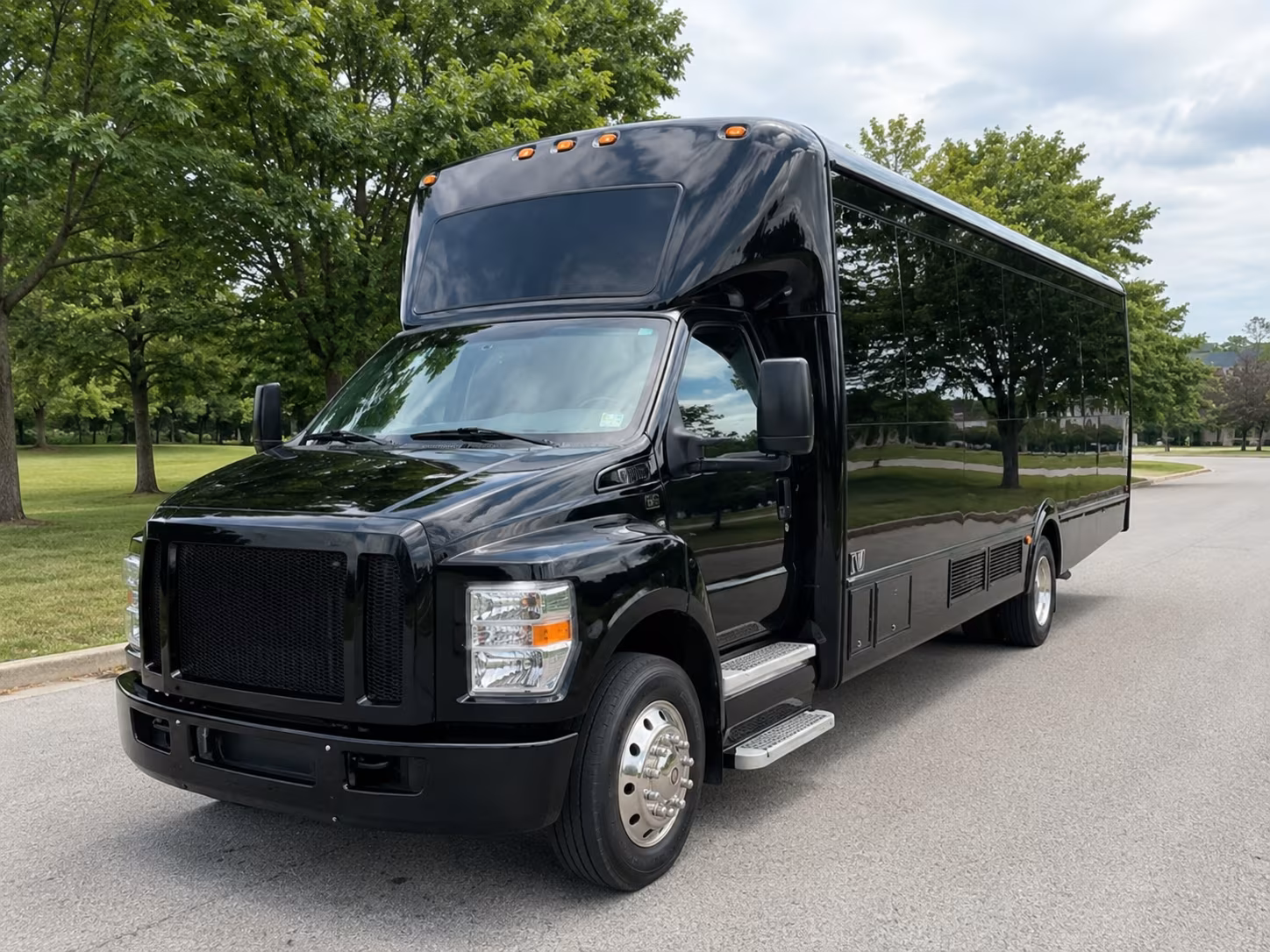 Boise Birthday, Sweet 16, & Quinceañera Transportation party bus exterior